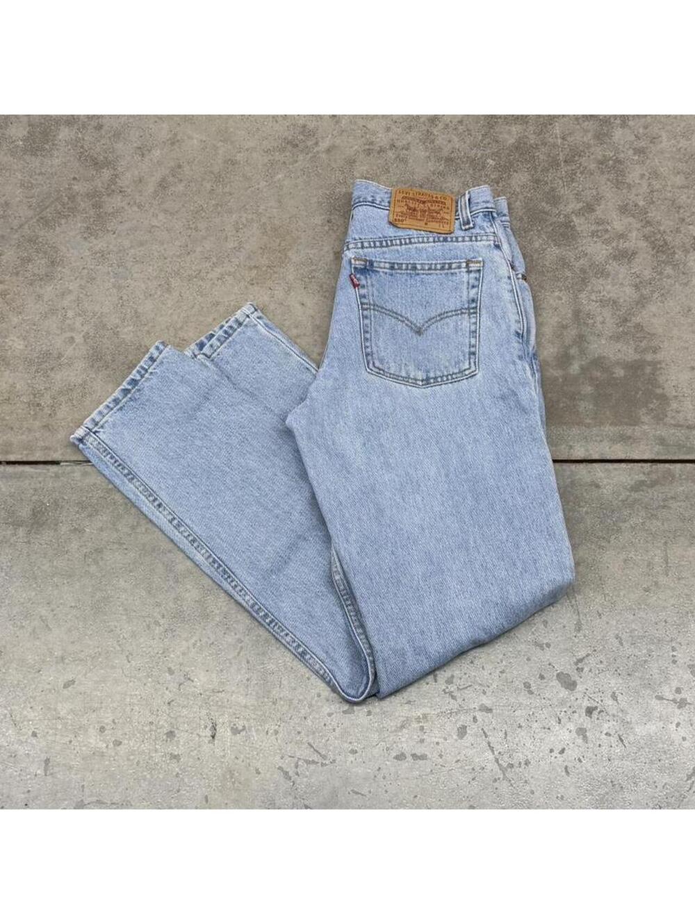 vintage levis 550 faded blue relaxed baggy fit jeans size 11 WOMENS